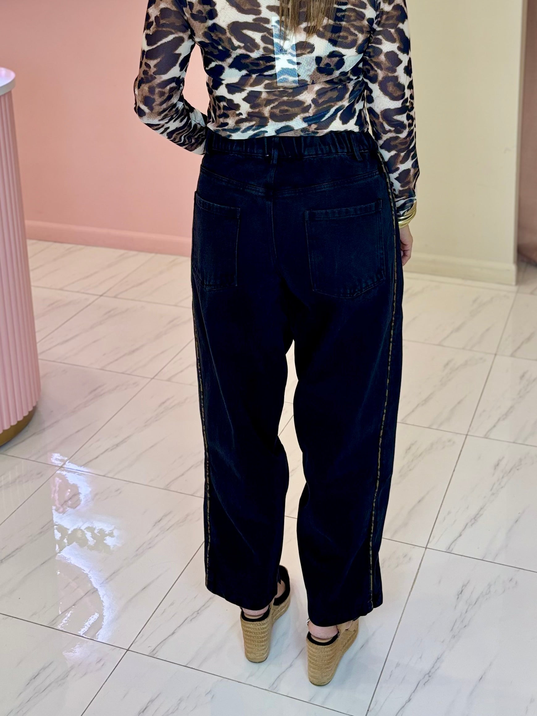 Clarisse Barrel Jeans w/Leopard Detail